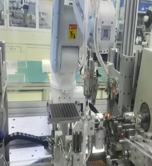 Mulit porcess application of six axis robot